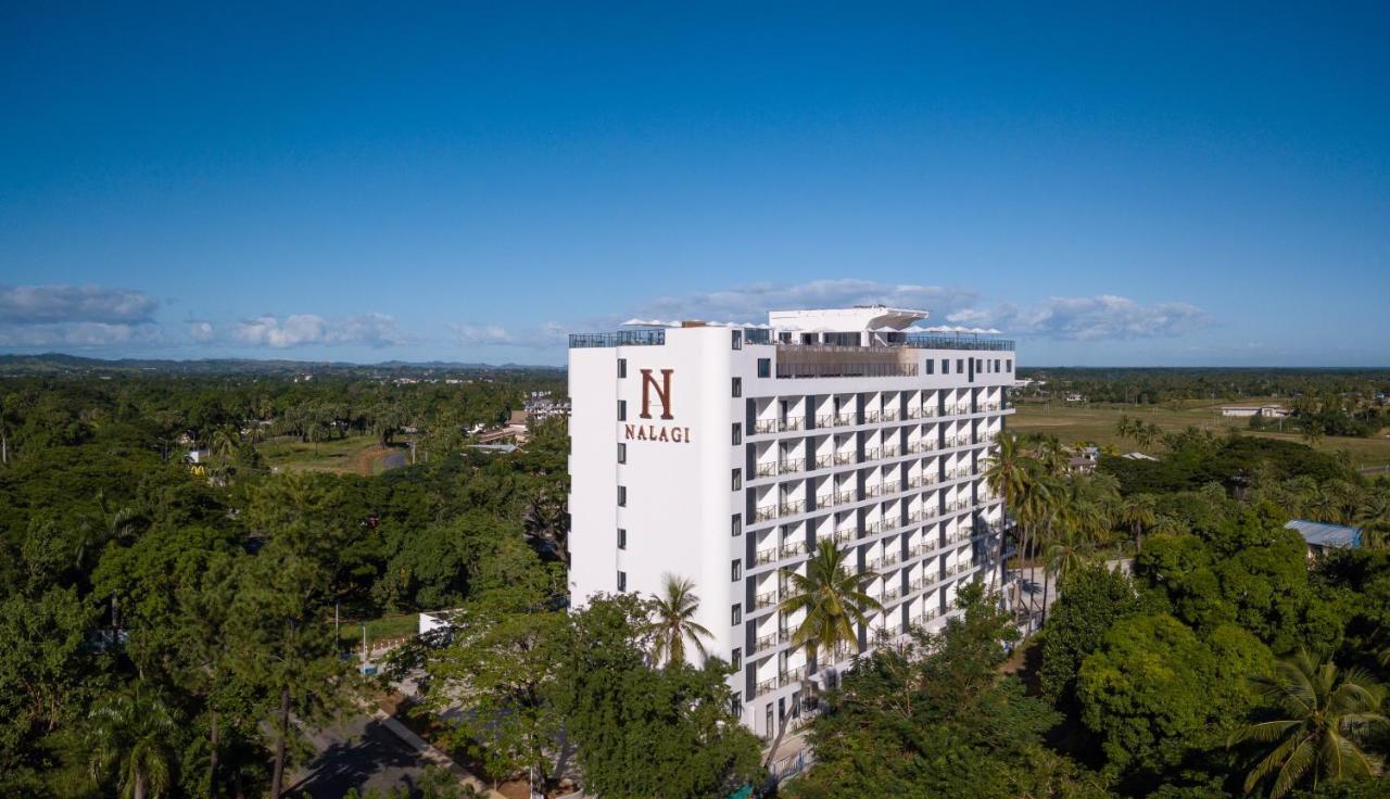 Nalagi Hotel Nadi Exteriör bild