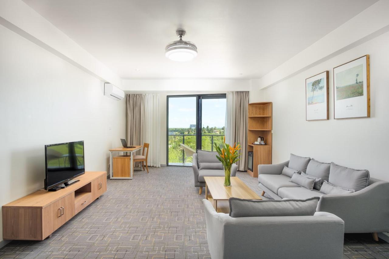 Nalagi Hotel Nadi Exteriör bild
